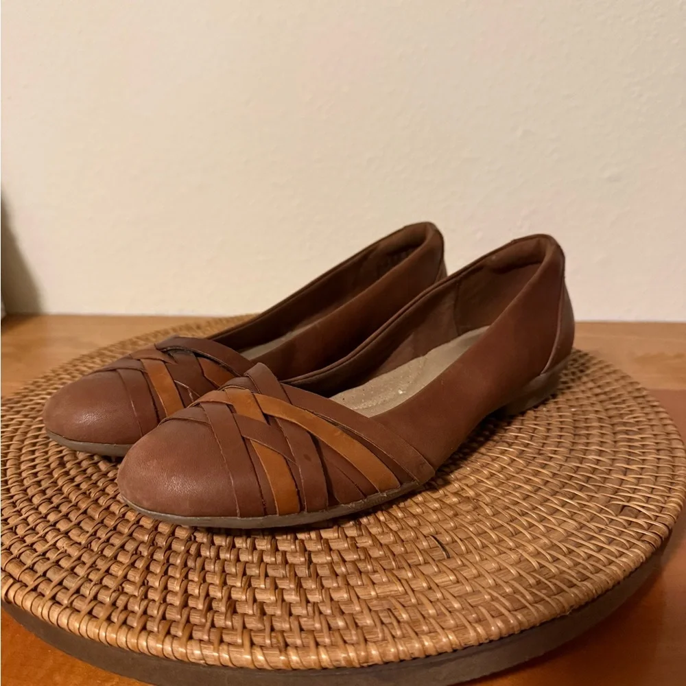 Clarks Women's Brown Leather Woven Flats